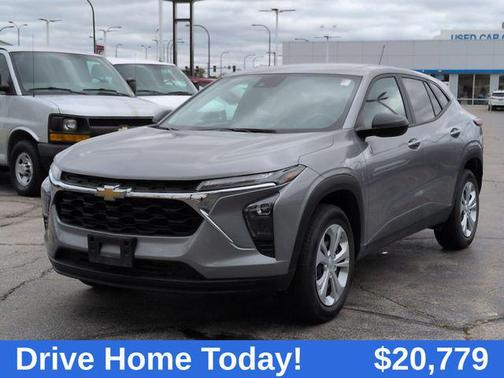 2025 Chevrolet Trax LS