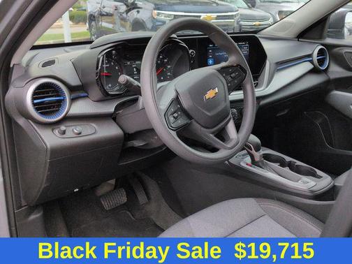 2025 Chevrolet Trax LS