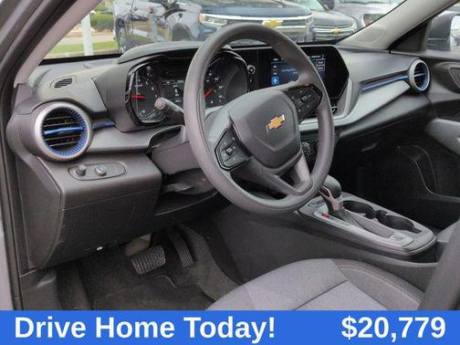 2025 Chevrolet Trax LS