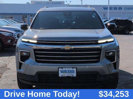 2025 Chevrolet Traverse LT