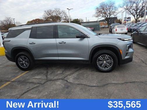 2025 Chevrolet Traverse LT