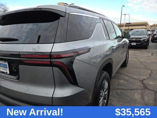 2025 Chevrolet Traverse LT