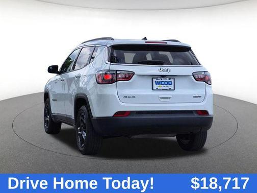 Bright White Clearcoat 2024 Jeep Compass Latitude