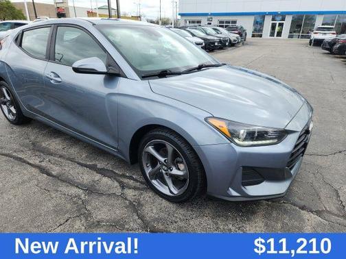 2019 Hyundai Veloster 2