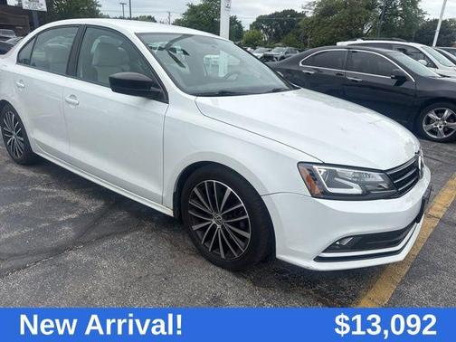 Pure White 2016 Volkswagen Jetta 1.8T Sport