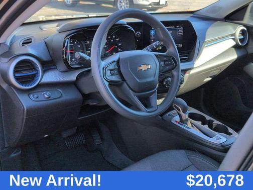 2025 Chevrolet Trax LS