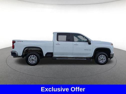 Summit White 2022 Chevrolet Silverado 2500 LT