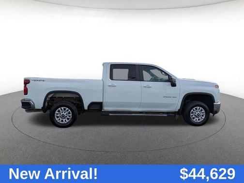 Summit White 2022 Chevrolet Silverado 2500 LT