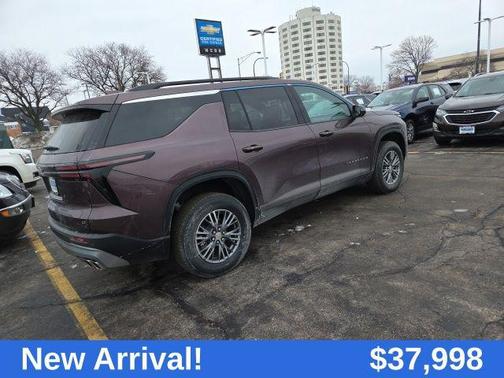 2024 Chevrolet Traverse LT