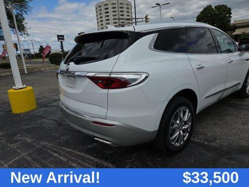 2023 Buick Enclave Essence FWD