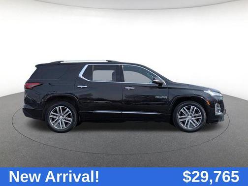 Black Metallic 2022 Chevrolet Traverse High Country