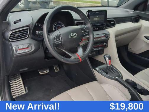 2019 Hyundai Veloster Base