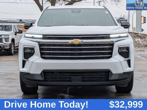 2025 Chevrolet Traverse LT