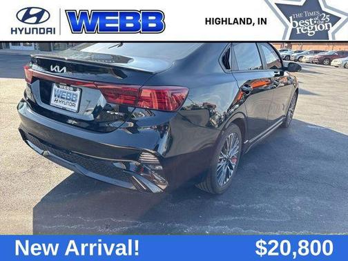 Aurora Black 2023 Kia Forte GT-Line