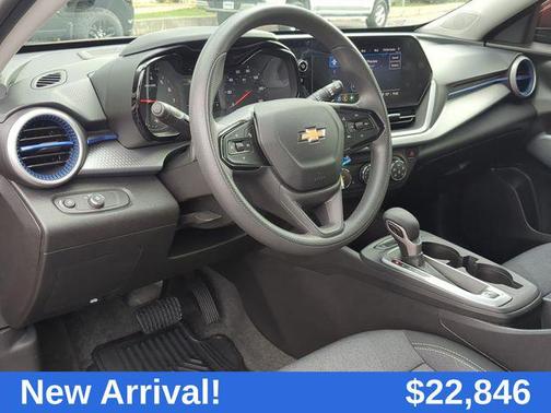 2025 Chevrolet Trax LS
