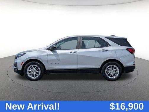 Silver Ice Metallic 2022 Chevrolet Equinox LS