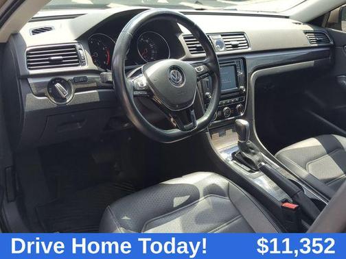 2016 Volkswagen Passat 1.8T SE w/Technology