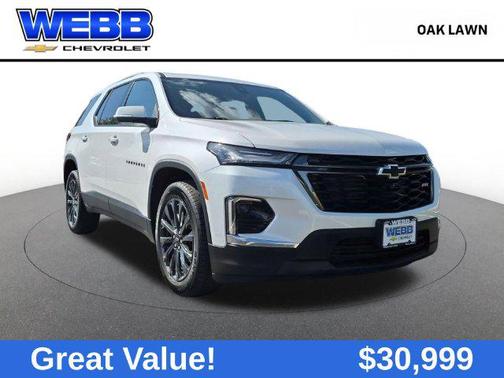 Iridescent Pearl Tricoat 2023 Chevrolet Traverse RS