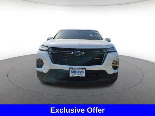 Iridescent Pearl Tricoat 2023 Chevrolet Traverse RS