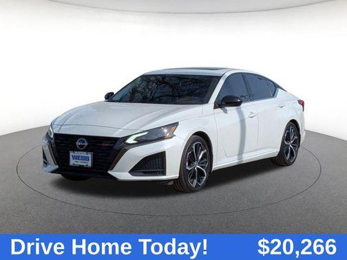 2023 Nissan Altima SR FWD