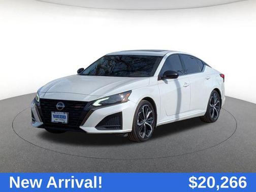 2023 Nissan Altima SR FWD