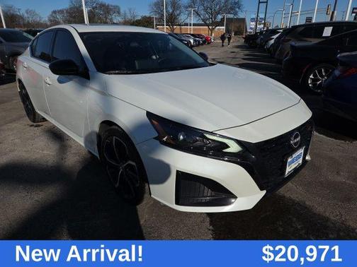 2023 Nissan Altima SR FWD