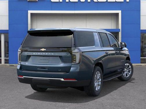 2026 Chevrolet Suburban LT