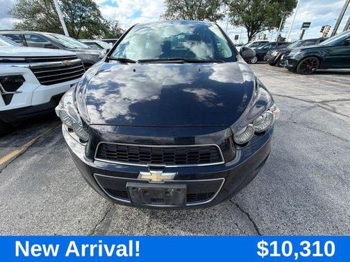Mosaic Black Metallic 2016 Chevrolet Sonic LT