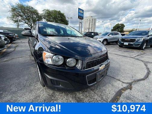 Mosaic Black Metallic 2016 Chevrolet Sonic LT