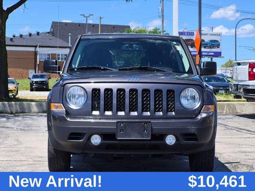 Granite Crystal Metallic Clearcoat 2017 Jeep Patriot Sport