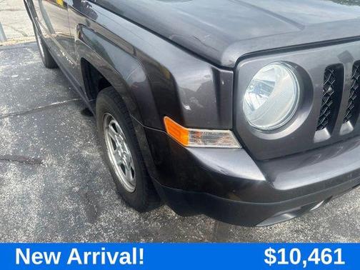 Granite Crystal Metallic Clearcoat 2017 Jeep Patriot Sport