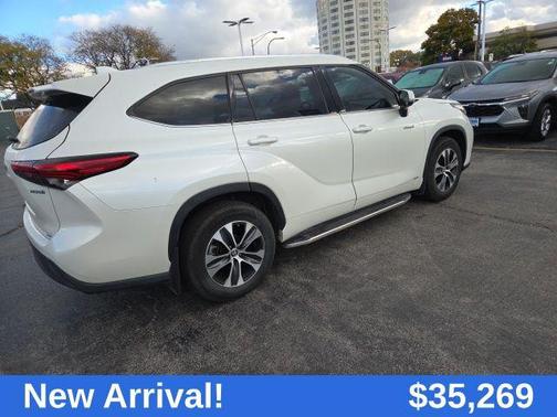2021 Toyota Highlander Hybrid XLE