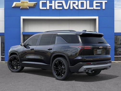 Mosaic Black Metallic 2026 Chevrolet Traverse LT