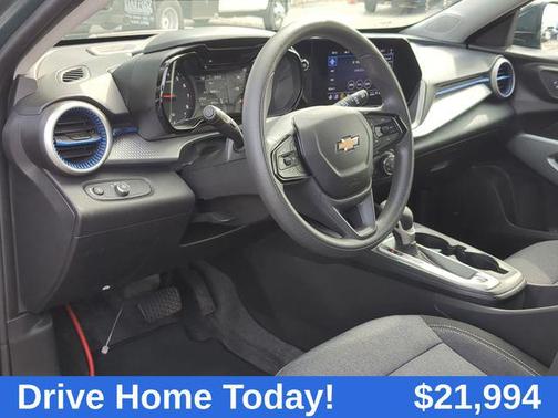 2025 Chevrolet Trax LS