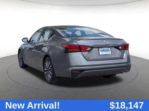 Gun Metallic 2024 Nissan Altima 2.5 SV