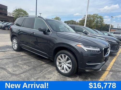 Gray Metallic 2017 Volvo XC90 T6 Momentum