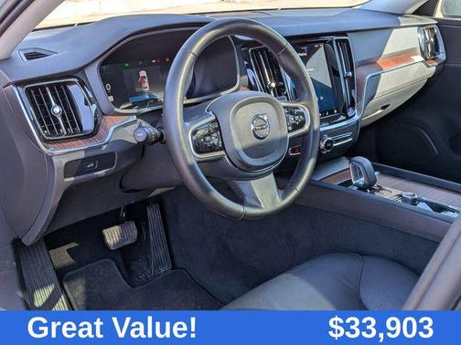 2025 Volvo V60 Cross Country Plus, B5 AWD Gas (mild hybrid)