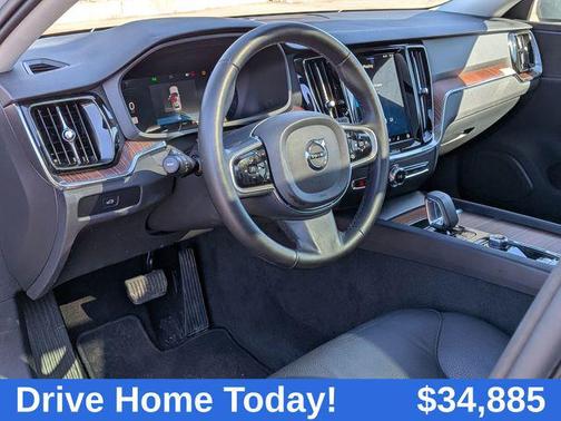 2025 Volvo V60 Cross Country Plus, B5 AWD Gas (mild hybrid)