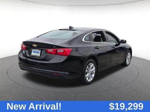 Mosaic Black Metallic 2025 Chevrolet Malibu FWD 1LT
