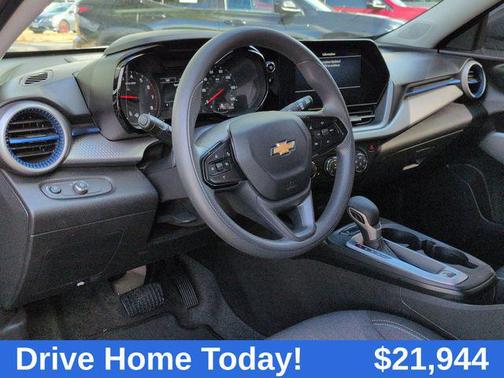 2025 Chevrolet Trax LS
