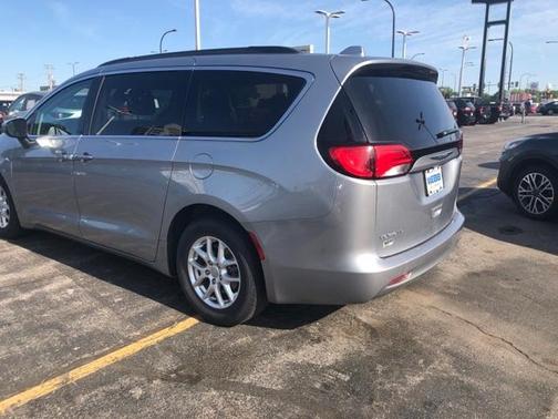 Photo 5 of 30 of 2020 Chrysler Voyager LXI
