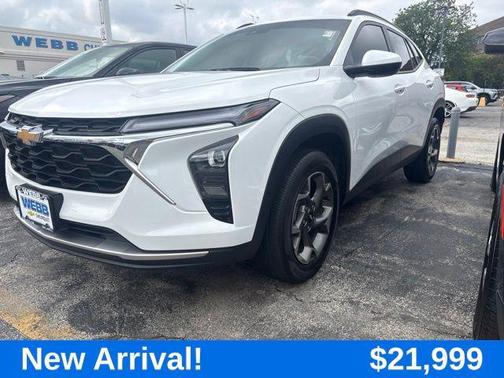 Summit White 2024 Chevrolet Trax LT