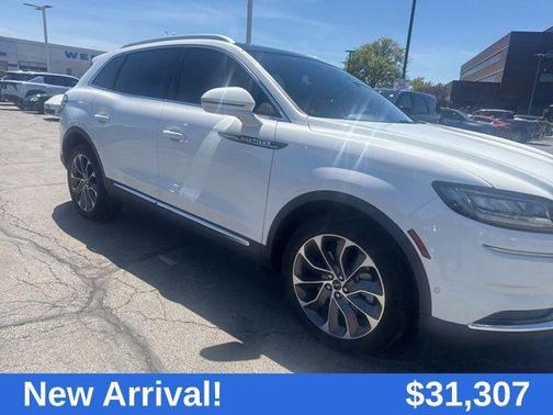 Pristine White Metallic Tri-Coat 2022 Lincoln Nautilus Reserve