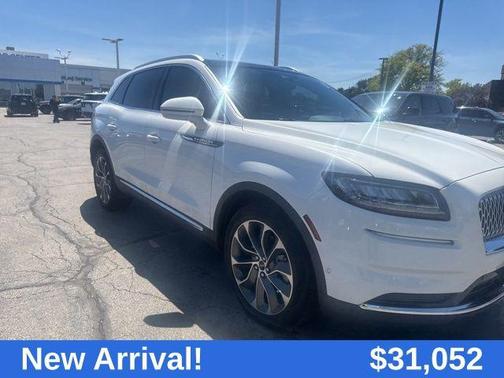 Pristine White Metallic Tri-Coat 2022 Lincoln Nautilus Reserve