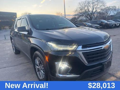 Mosaic Black Metallic 2023 Chevrolet Traverse LS