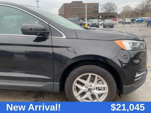 Black Metallic 2024 Ford Edge SEL