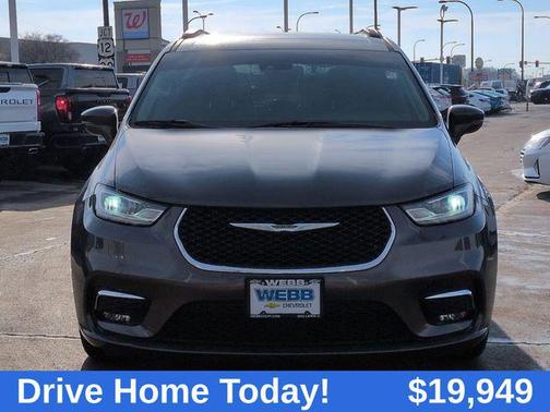 2022 Chrysler Pacifica Touring L