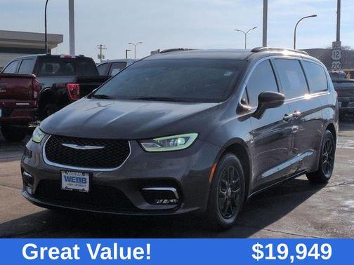 2022 Chrysler Pacifica Touring L