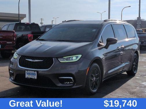 2022 Chrysler Pacifica Touring L