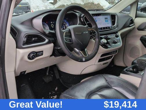 2022 Chrysler Pacifica Touring L